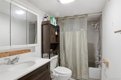 Lovely Ranch featuring large Primary Bedroom with Bath - photo 32