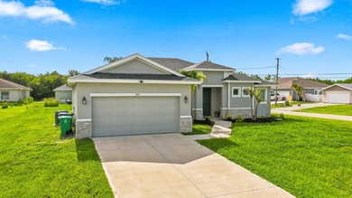 Experience modern luxury in this exceptional 2023 custom-built - photo 1