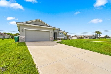 Experience modern luxury in this exceptional 2023 custom-built - photo 2