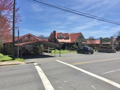 PRIME Opportunity to Own a 21-Room Motel with 6  Cottages in