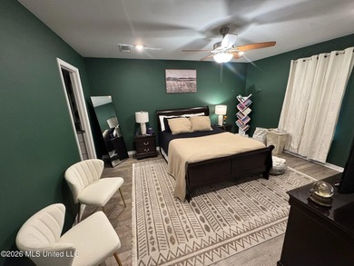 This well - maintained home offers a comfortable and inviting - photo 7