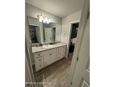 This well - maintained home offers a comfortable and inviting - photo 9