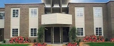 Completely renovated and move-in ready, this charming 2-bedroom - photo 10