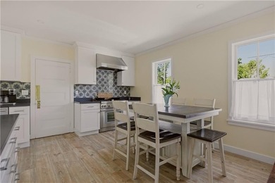 Beautifully restored Colonial blending Newport's timeless - photo 21
