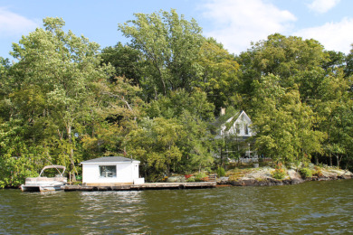 Lake front summer cottage on Raccoon Island 1 hour to NYC! - Lake Home For Sale in Jefferson, New Jersey