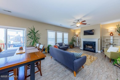 Meticulously maintained and move-in ready, this beautiful home - photo 6