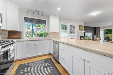 Location, location, location! Just two blocks from beautiful - photo 9