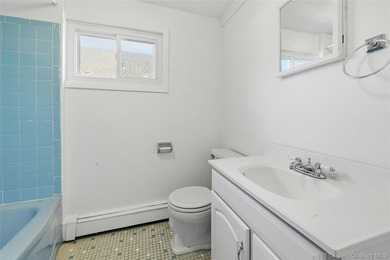 Welcome to this beautiful freshly painted, 5-bedroom, 2 bath - photo 19