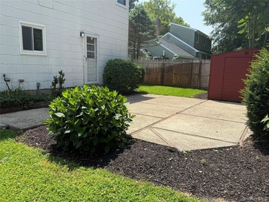 Welcome to this beautiful freshly painted, 5-bedroom, 2 bath - photo 23