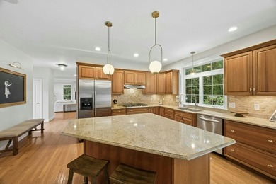 NEIGHBORHOOD SETTING WITH COMMUTER CONVENIENCE! This - photo 4