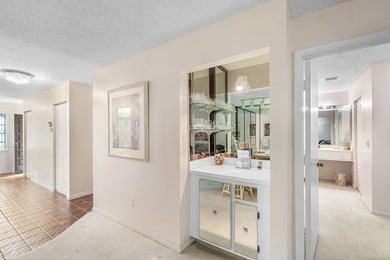 Spacious second floor condo with spectacular views. 2 Bedroom/2 - photo 12