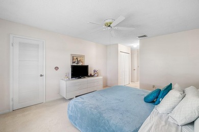 Spacious second floor condo with spectacular views. 2 Bedroom/2 - photo 21
