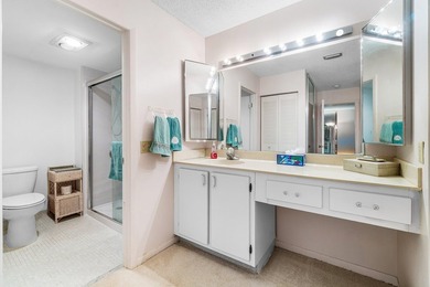 Spacious second floor condo with spectacular views. 2 Bedroom/2 - photo 25