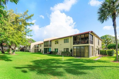 Spacious second floor condo with spectacular views. 2 Bedroom/2 - photo 29