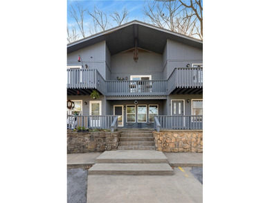 Nestled right in the heart of Bella Vista, this charming - photo 2