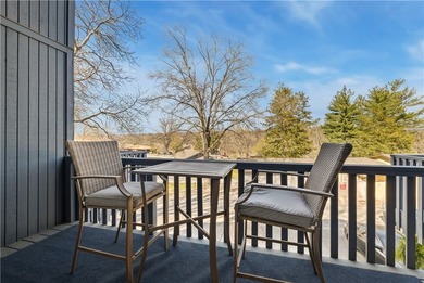 Nestled right in the heart of Bella Vista, this charming - photo 3