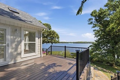 Perched high on the bluff overlooking the waters of Lake Hudson - photo 38