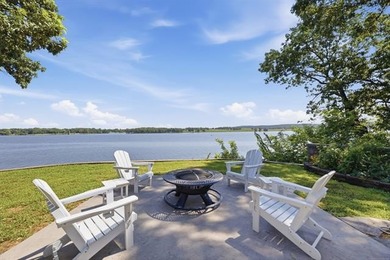 Perched high on the bluff overlooking the waters of Lake Hudson - photo 39