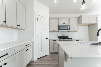 Experience the ideal mix of comfort and convenience in this - photo 5