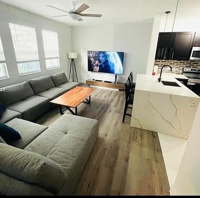 Investor's Dream in the Heart of Fort Lauderdale. No rental - photo 2