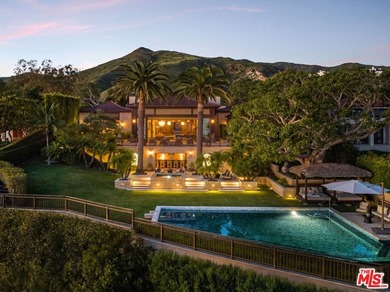 Set on a dramatic bluff of only 14 homes overlooking the Pacific - photo 1