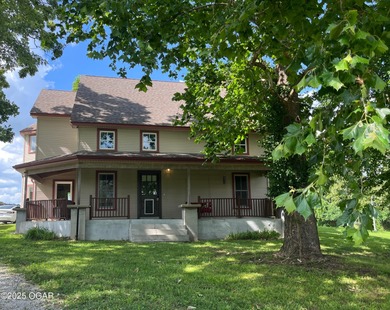 (private lake, pond, creek) Home Sale Pending in Carthage Missouri