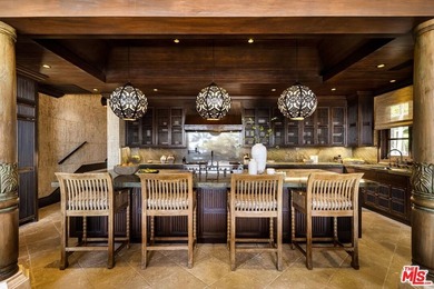 Set on a dramatic bluff of only 14 homes overlooking the Pacific - photo 7