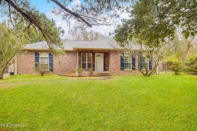 Welcome to your Gulf Coast retreat! This spacious 4-bedroom - photo 2