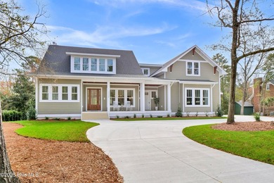 An exceptional opportunity to acquire a bespoke, custom-built - photo 5