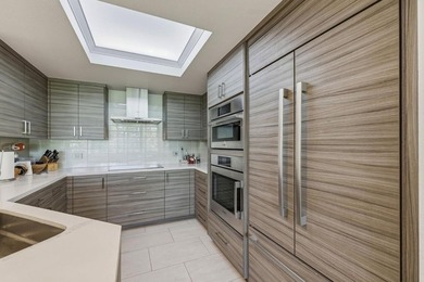 Absolutely stunning 1,563 sq. ft. condo in the heart of Downtown - photo 6