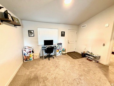 Step into this beautifully maintained, top-level, 2bed, 1bath - photo 6