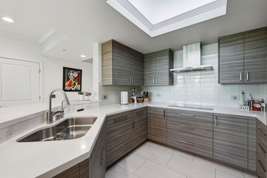 Absolutely stunning 1,563 sq. ft. condo in the heart of Downtown - photo 7