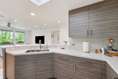 Absolutely stunning 1,563 sq. ft. condo in the heart of Downtown - photo 9