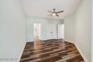 Welcome to Legacy Villas! This well-maintained 3-bedroom, 2-bath - photo 20