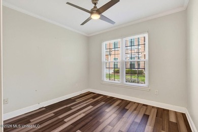 Welcome to Legacy Villas! This well-maintained 3-bedroom, 2-bath - photo 21
