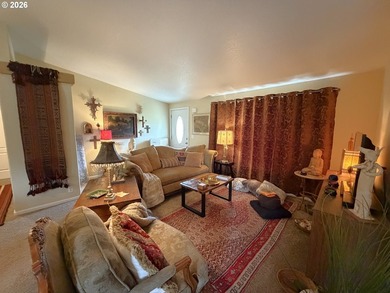 This spacious 1,620 sq ft manufactured home offers easy - photo 5