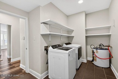 Welcome to Legacy Villas! This well-maintained 3-bedroom, 2-bath - photo 28