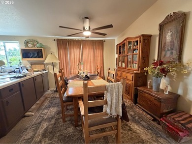 This spacious 1,620 sq ft manufactured home offers easy - photo 9
