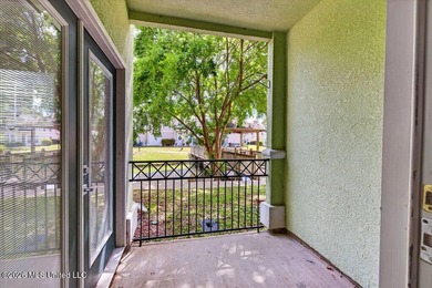 Welcome to Legacy Villas! This well-maintained 3-bedroom, 2-bath - photo 32