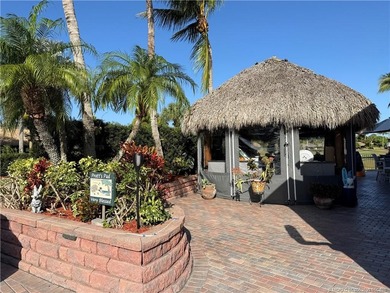 Welcome to this tropical sanctuary, where luxury and attention - photo 2