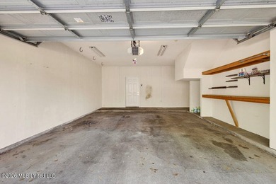 Welcome to Legacy Villas! This well-maintained 3-bedroom, 2-bath - photo 33