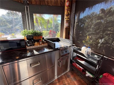 Welcome to this tropical sanctuary, where luxury and attention - photo 4