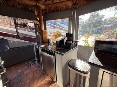 Welcome to this tropical sanctuary, where luxury and attention - photo 5