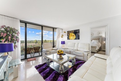 Welcome to Unit 605, a rare high-floor, south-facing - photo 6