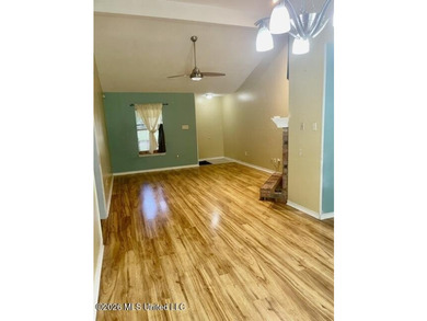 Welcome home to convenient and desirable Pine Ridge subdivision - photo 4