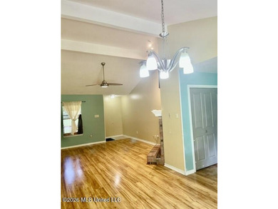 Welcome home to convenient and desirable Pine Ridge subdivision - photo 5