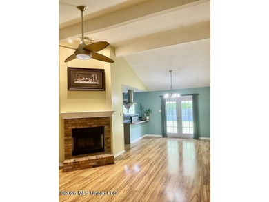 Welcome home to convenient and desirable Pine Ridge subdivision - photo 8