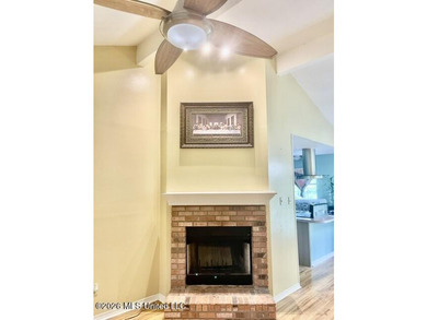 Welcome home to convenient and desirable Pine Ridge subdivision - photo 9
