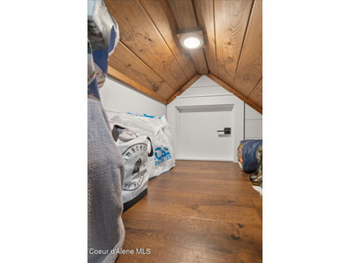 Live in an immaculate, fully furnished tiny home while building - photo 14