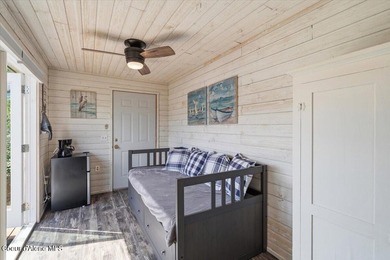 Live in an immaculate, fully furnished tiny home while building - photo 16